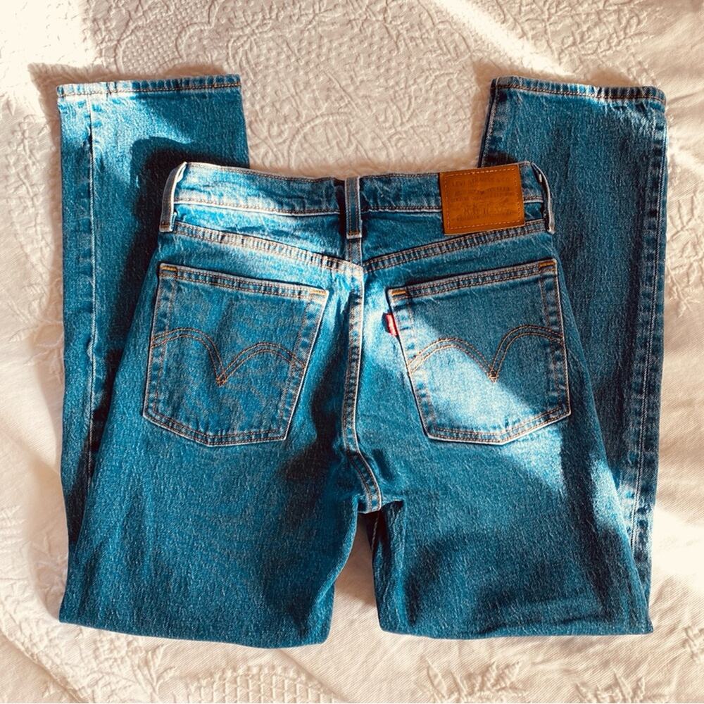 Levi's Wedgie Straight Jeans in Jive Sound ultra‎ high rise 25 medium Wash denim